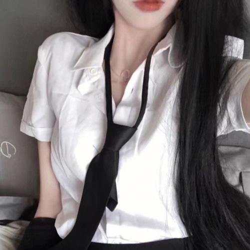 美女与纯情男海报